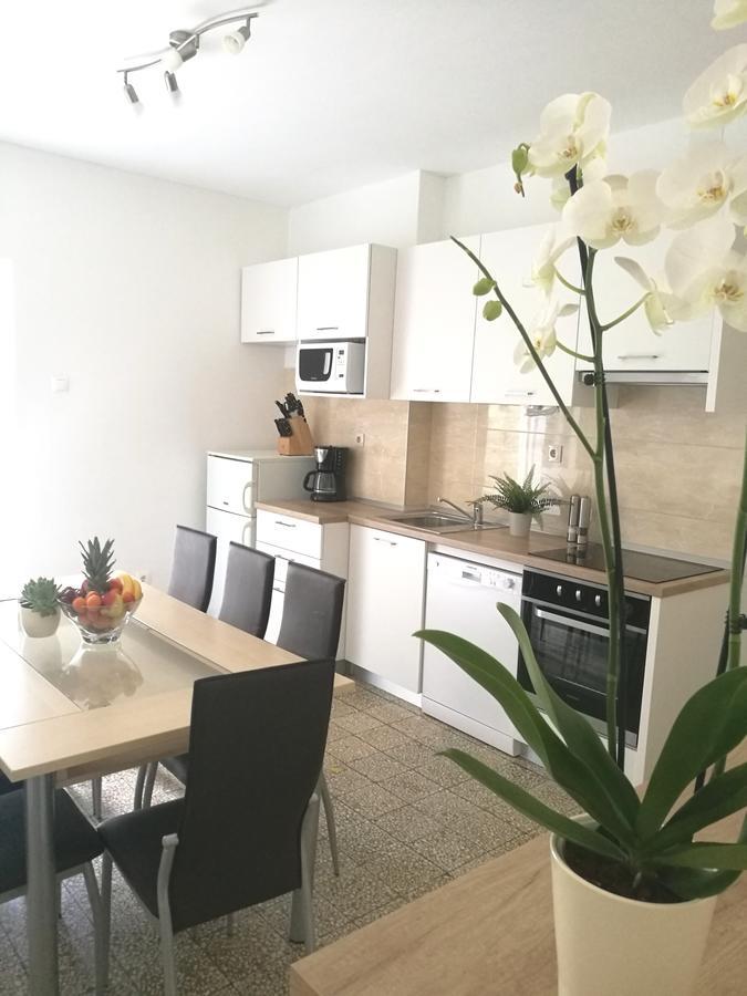 Authentic Dalmatian House Apartment Kastela Ngoại thất bức ảnh